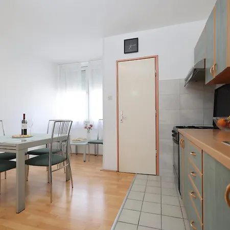 Azzurro E Bianco Apartment *